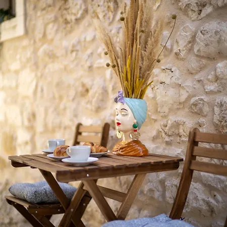 Maja Aurelia In The Centre-romantic *