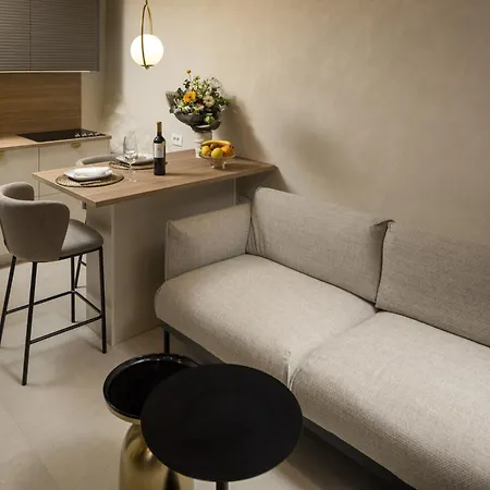 Maja Aurelia In The Centre-romantic Apartment