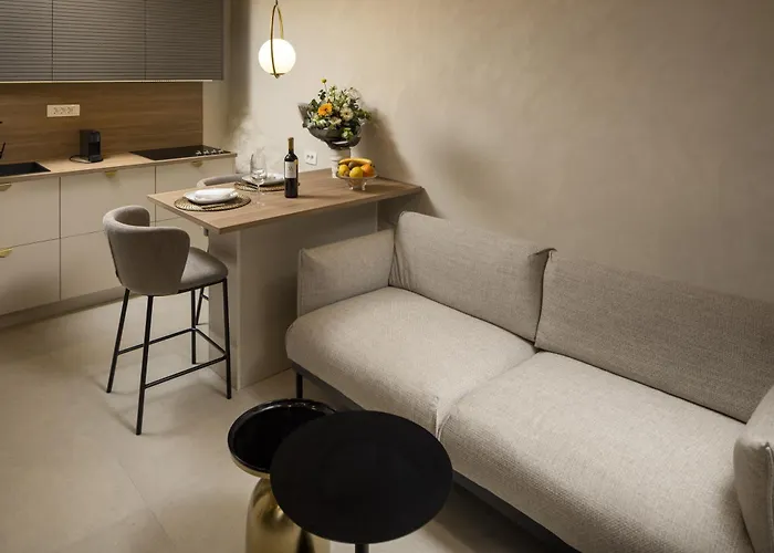 Maja Aurelia In The Centre-romantic Apartment